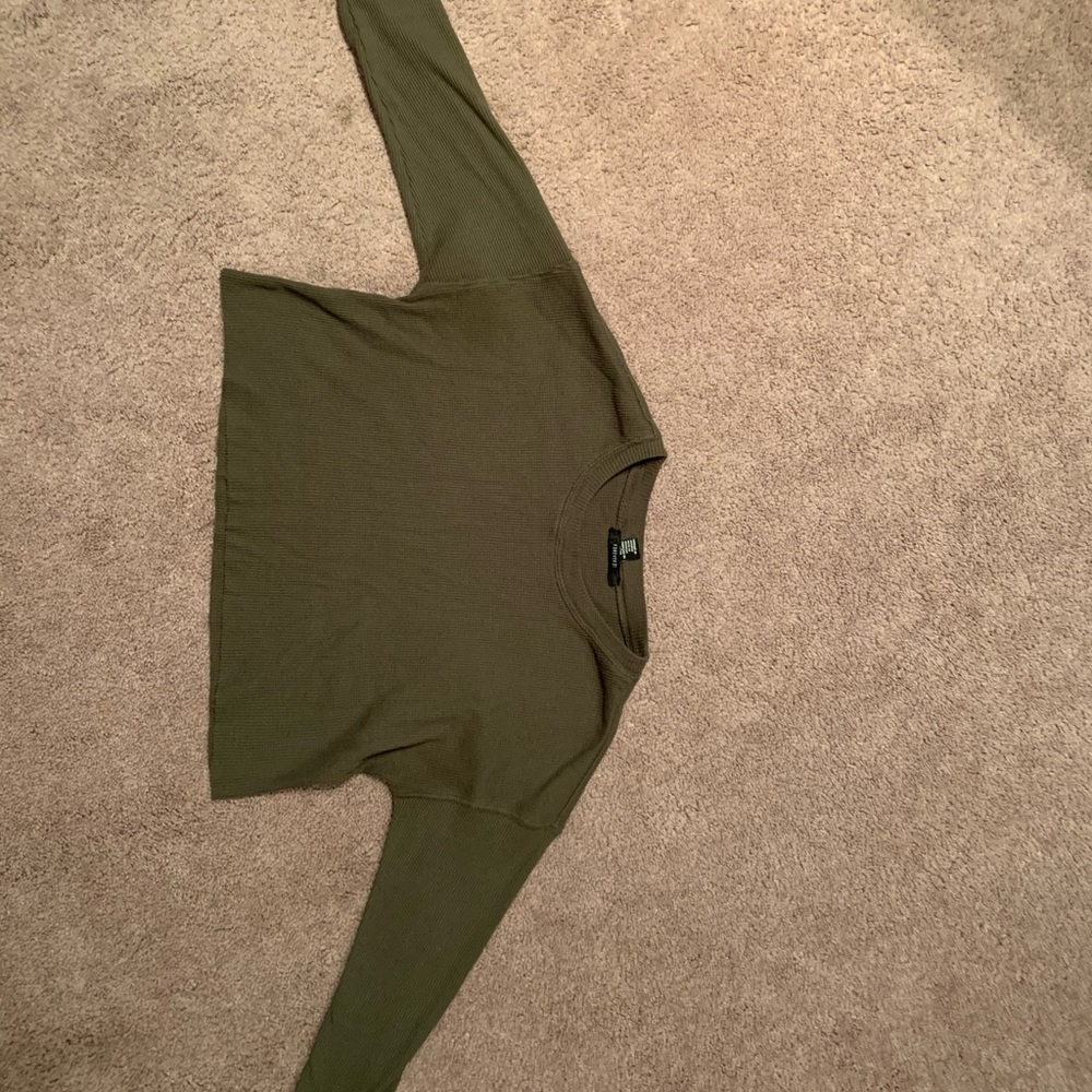 Women’s long sleeve crop top